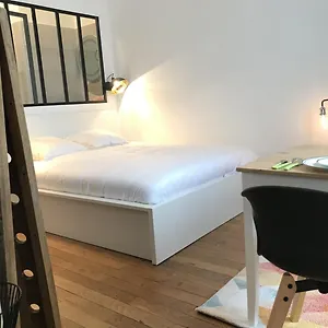 https://le-joyau-de-jouhaux-lyon-garibaldi.hotels-rhonealpes.com