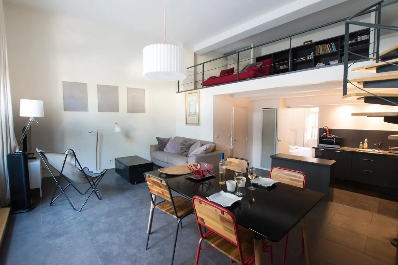 Divonne - Loft Cosy Avec Jardin Partage Apartman Arles 0*,