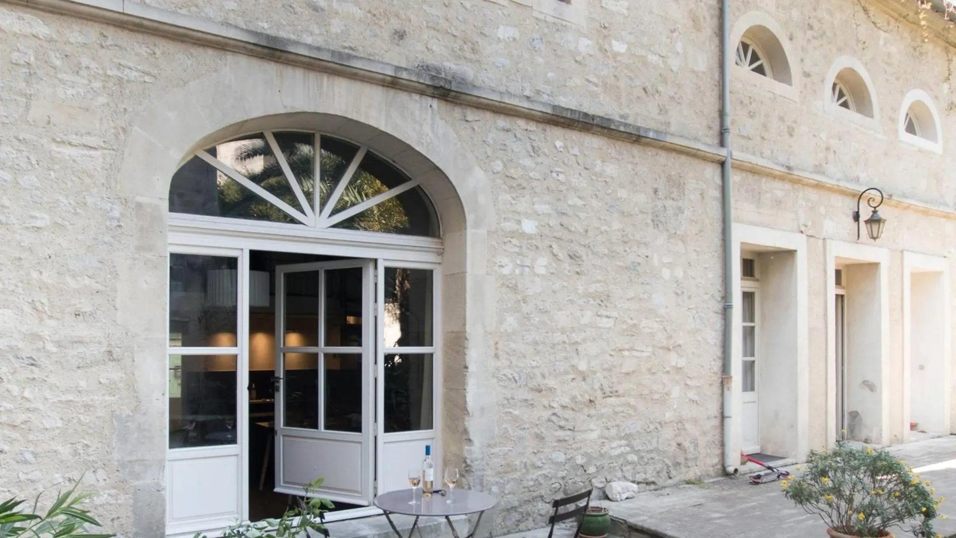 Divonne - Loft Cosy Avec Jardin Partage Apartman Arles